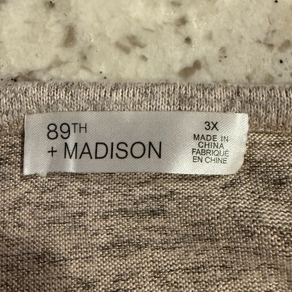 *GENTLY WORN* 89th & Madison Size 3X Cream Rhinestone Scoopneck Pullover Blouse - Picture 6 of 7